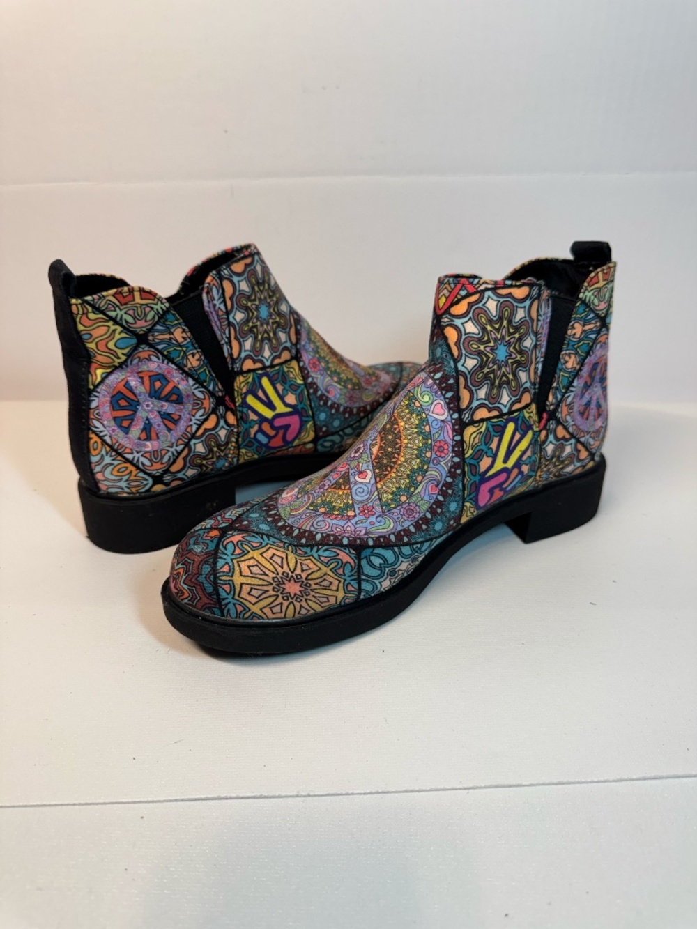 Yes We Vibe Psychedelic Peace Mandala Chelsea Boots Size 7.5